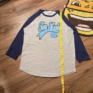 UNC Tar Heels grey & blue 1/4 sleeve baseball tee Size L  (0127)